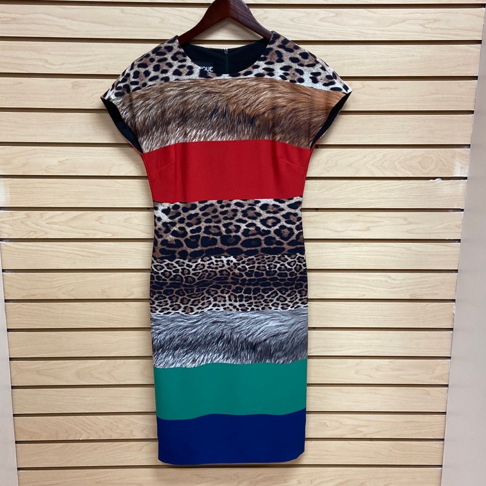 Boutique Moschino women fancy, elegant looking dress Size 6